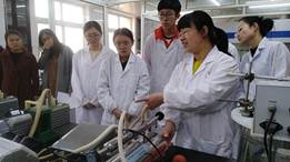 说明: F:\教务\2017教务文件\关于开展MK体育官网第四届实验教学大奖赛的通知\预赛照片\微信图片_201711241504362.jpg